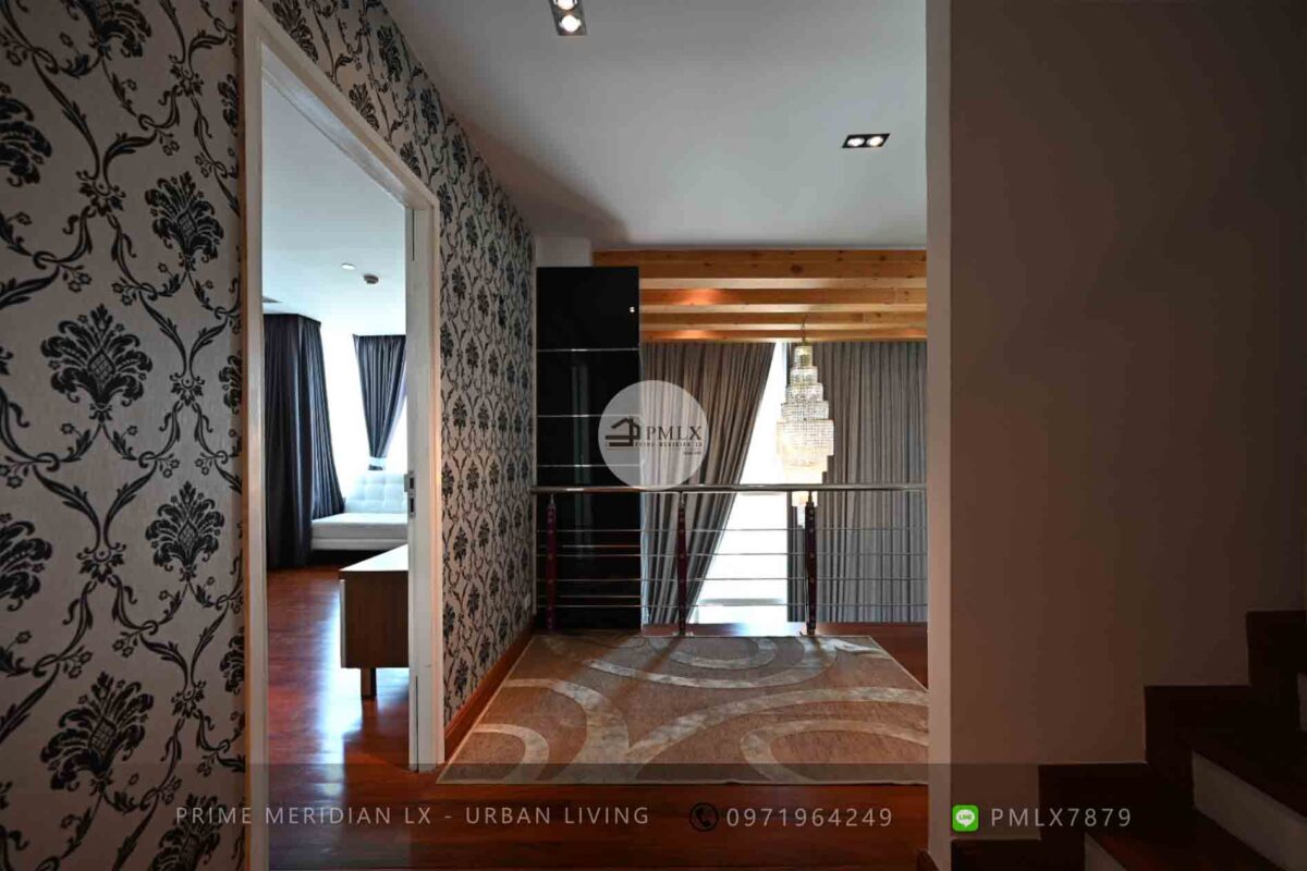 Wind Sukhumvit 23 - Triplex Penthouse