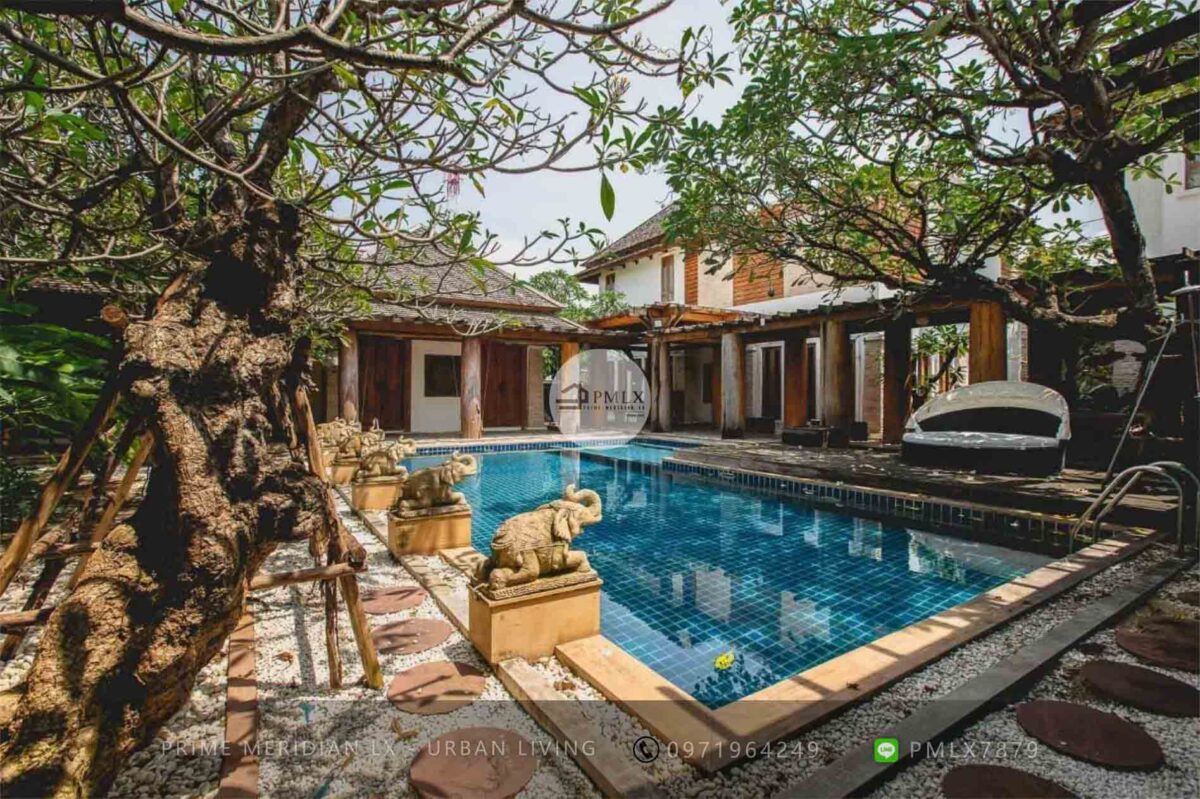 Luxury Thai & Bali Styled Villa - Bangkok