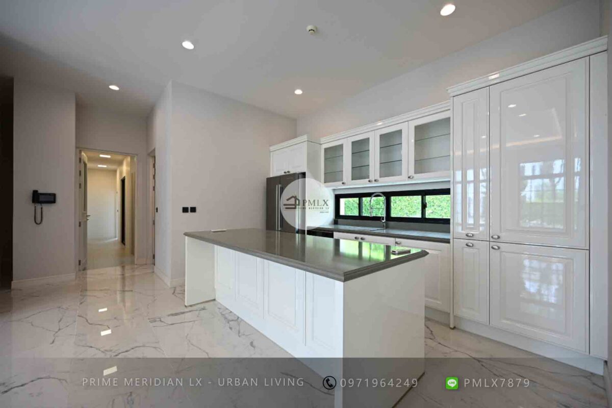 Baan Sansiri Pattanakarn - 5 Bedrooms