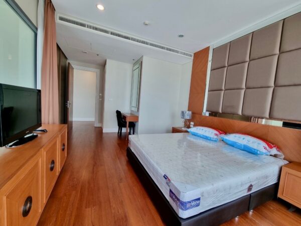 Bright Sukhumvit 24 - 3 Bedrooms