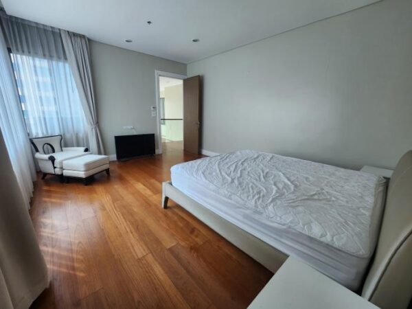 Bright Sukhumvit 24 - Rare Duplex