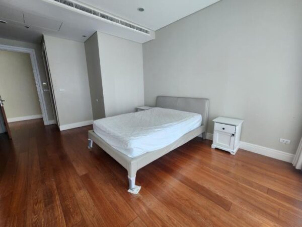 Bright Sukhumvit 24 - Rare Duplex