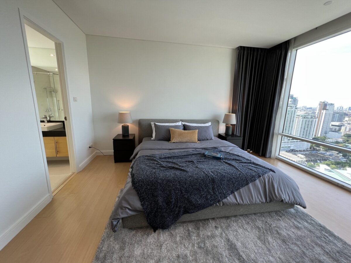 Fullerton Sukhumvit -3 Beds