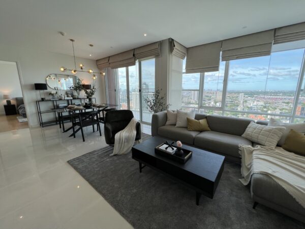 Fullerton Sukhumvit -3 Beds