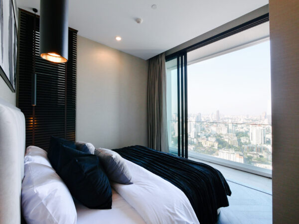 The Esse Sukhumvit 36 - 3 Beds