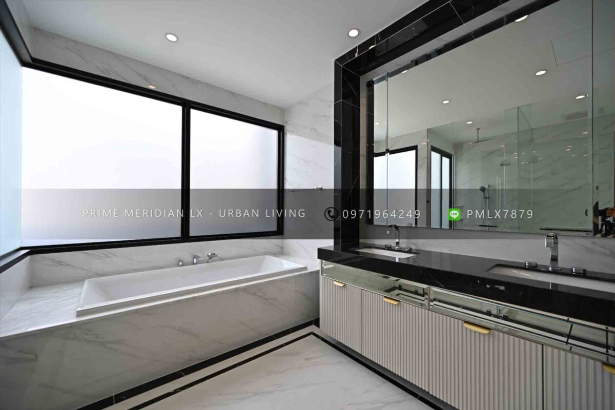 Cinq Royal Krungthep Kreetha - Luxury Single House