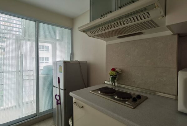Lumpini Suite 41 - Lowrise Condo
