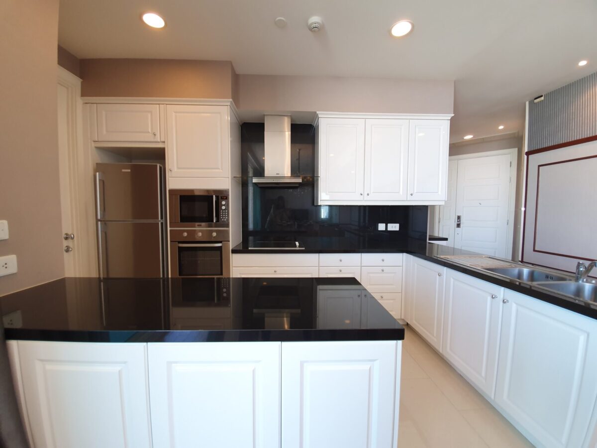 Royce Private Residences - 2 Beds