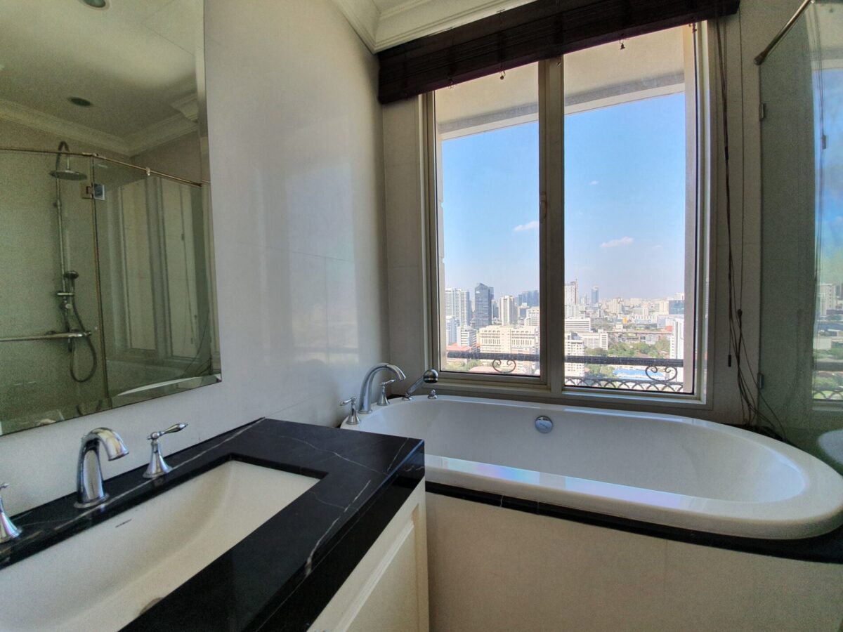 Royce Private Residences - 2 Beds