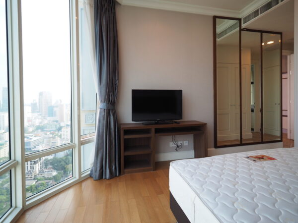 Royce Private Residences - 2 Beds