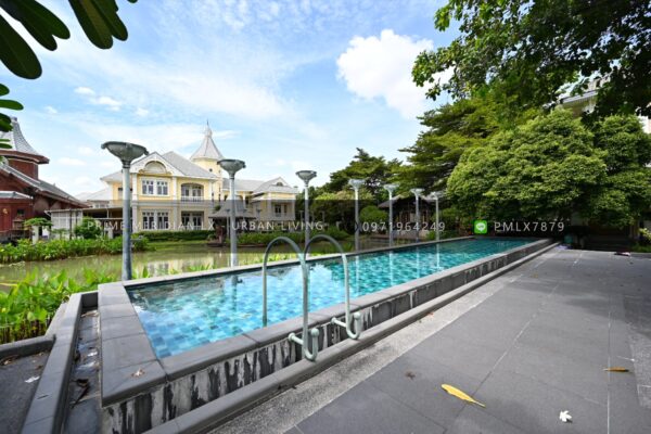 The Royal Residence - Kaset Nawamin - Two houses to be sold together