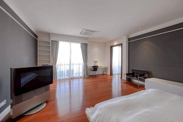 Las Colinas - Penthouse Duplex