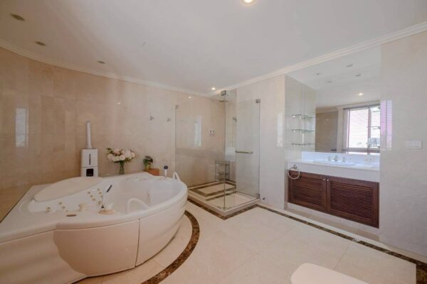 Las Colinas - Penthouse Duplex